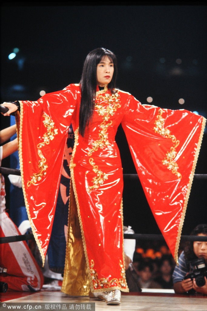 揭秘日本女子<em>摔角</em> 悍妇互虐! - 新华网重庆频道