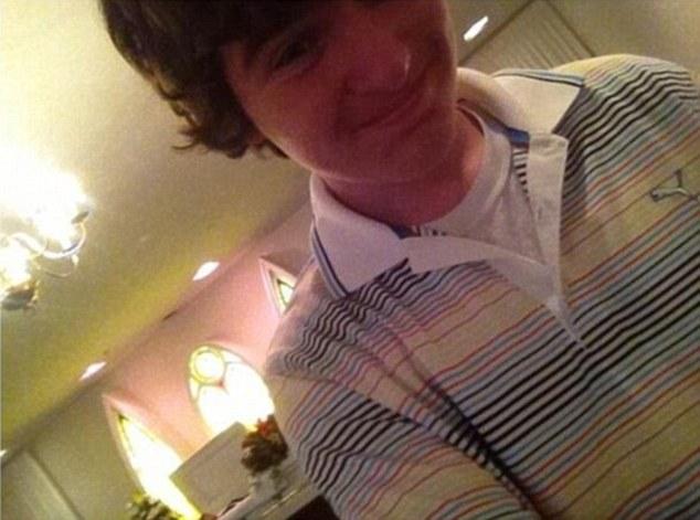 英媒评最愚蠢自拍照 脑子短路了