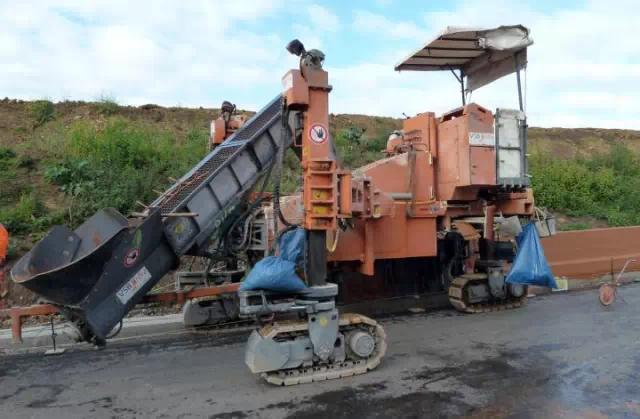 再看德国人的牛逼 公路水泥防撞墙居然用 3D打