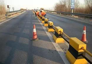 再看德国人的牛逼 公路水泥防撞墙居然用 3D打