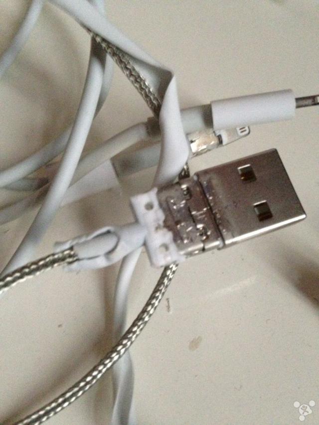看看富士康产的苹果数据线内部结构