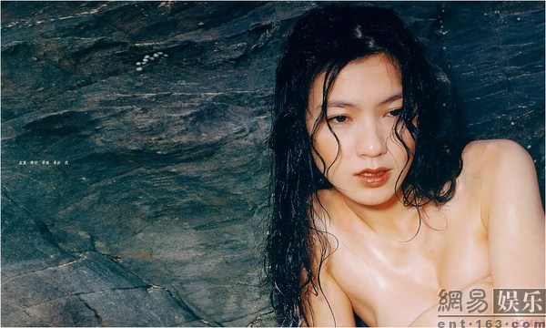 网曝林熙蕾早年大尺度写真