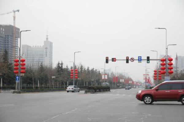 西安灯笼哥称未见红灯被扣分 警方:读秒器很显