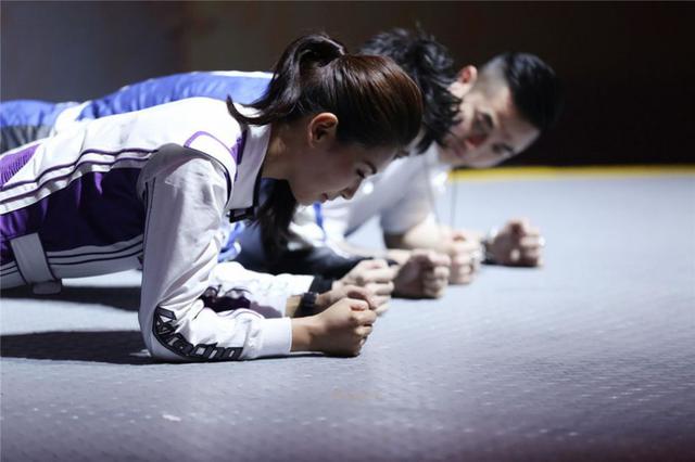 有<em>马甲线</em>不为人知的十大女明星,竟然还有她们