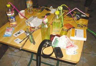 医生聚众吸毒 禁毒民警:竟是吸毒惯犯 揭吸毒的危害