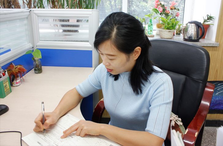 重庆市徐悲鸿中学校 冯莲:从细微之处发现每个学生的