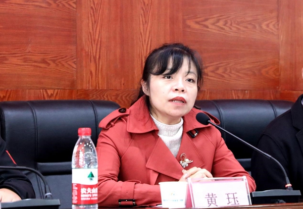 首页>正文 本次大赛共设置了汽车维修工,电工,钳工,西式面点师,美容师