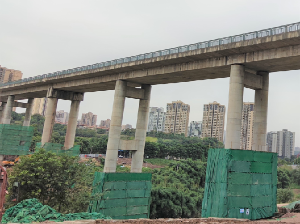 融汇二桥桥墩防护网 中建五局供图 华龙网-新重庆客户端 发