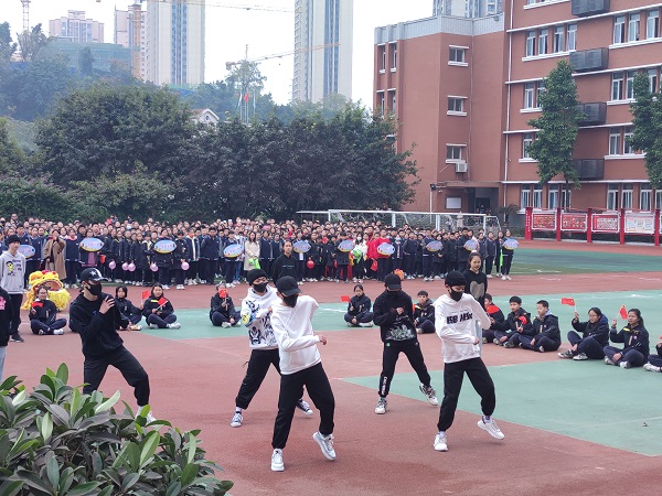 追梦青春 奋斗韶华 重庆市田坝中学举行第54届田径运动会