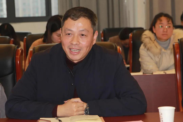 学校党委书记,校长潘松和副校长冉崇娟表示,学校一定会全力支持各个