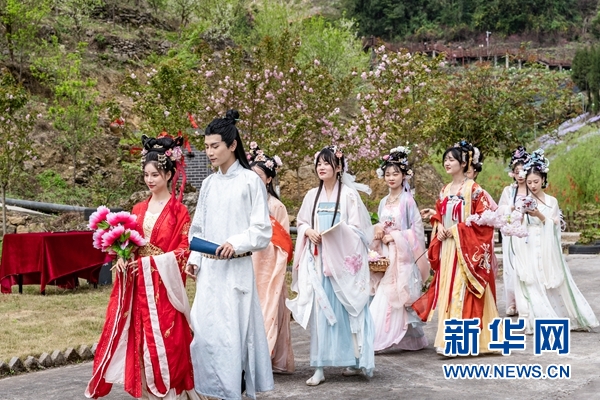 华夏牡丹园第一届花朝节活动开启
