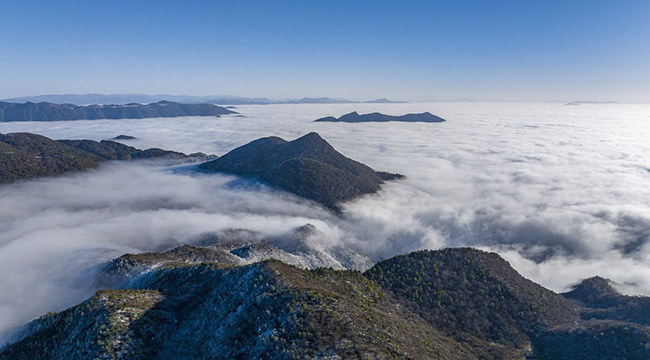 重庆巫溪：红池坝雪后云海
