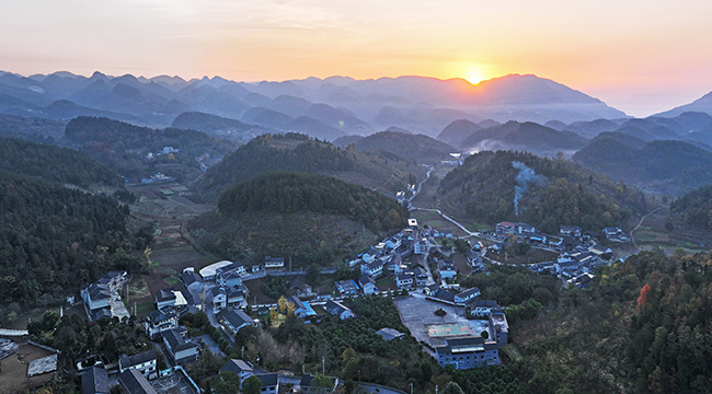 重庆彭水：冬日苗乡 景美如画