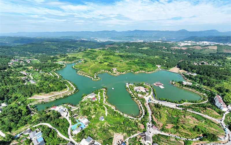 磨子湖山清水秀。通讯员 余鸿 摄