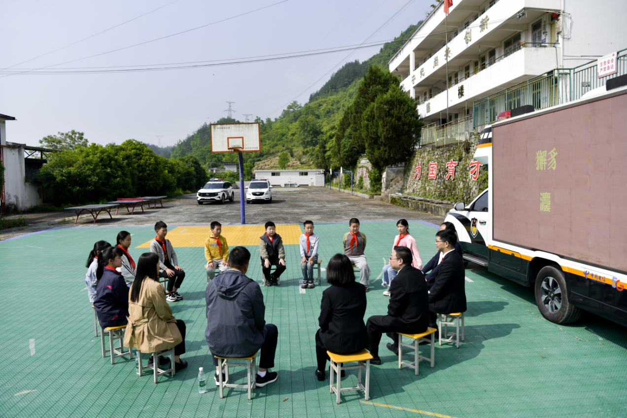 重庆四中法院 (1).jpg