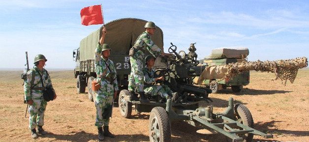 "跨越-2014·朱日和c"演习进行实兵对抗