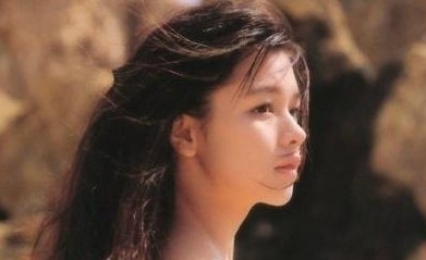 徐若瑄少女时性感写真曝光 清纯难掩魅惑