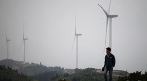 重慶機組風電群如&ldquo;白色巨人&rdquo;