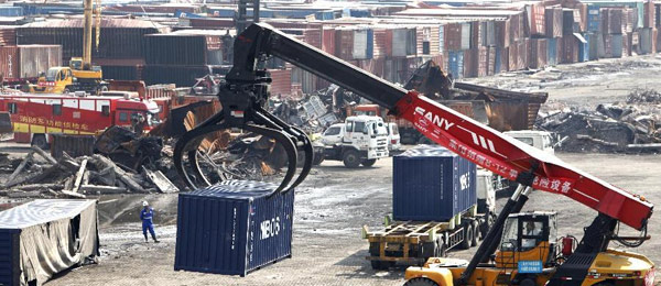 梁洛施携仨儿子多伦多游玩 双胞胎一家四口首