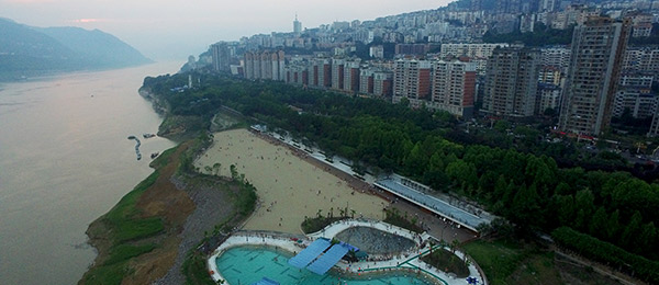 航拍中國西南地區最大海沙沙灘 體驗不一樣的夏日樂趣