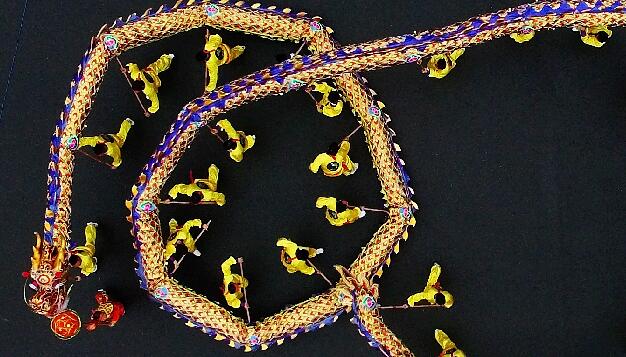 重慶舉行龍舞大巡遊 翻江倒海鬧元宵