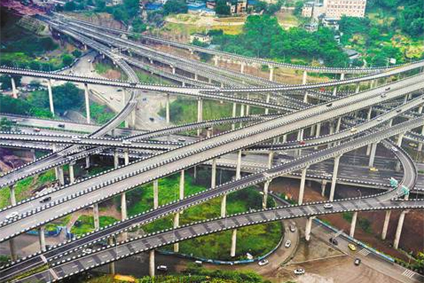 基礎設施建設大提速 主城形成多層次立體交通體係