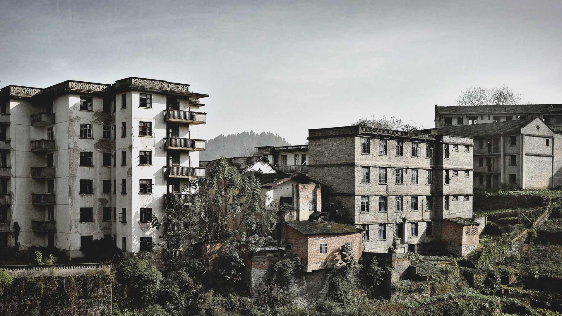 在重庆市万盛区丛林镇海孔村的崇山峻岭之中,一座叫做晋林机械厂