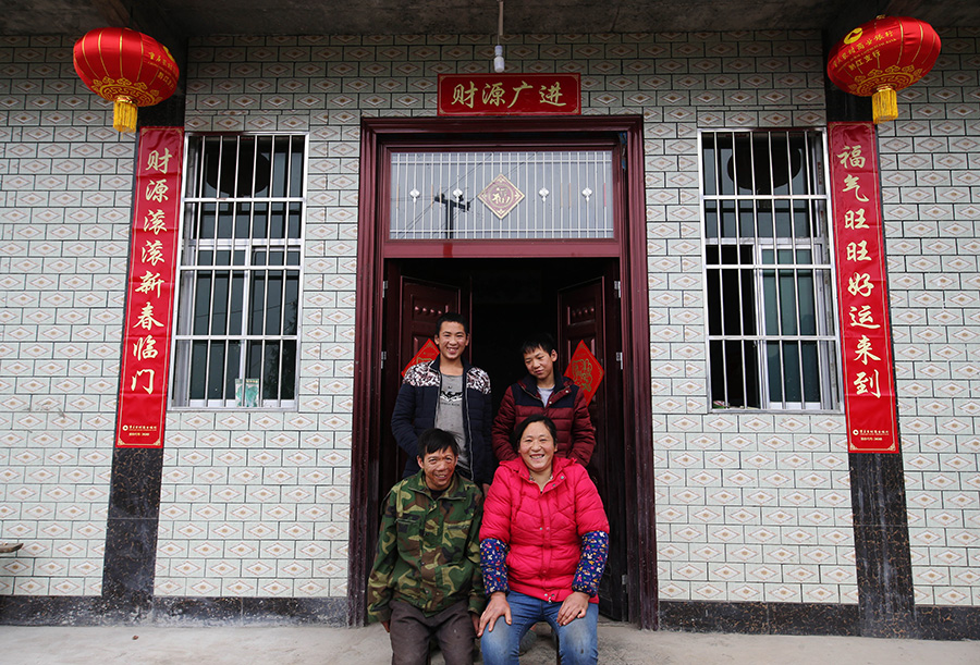 兜底戶脫貧搬進洋樓過新年