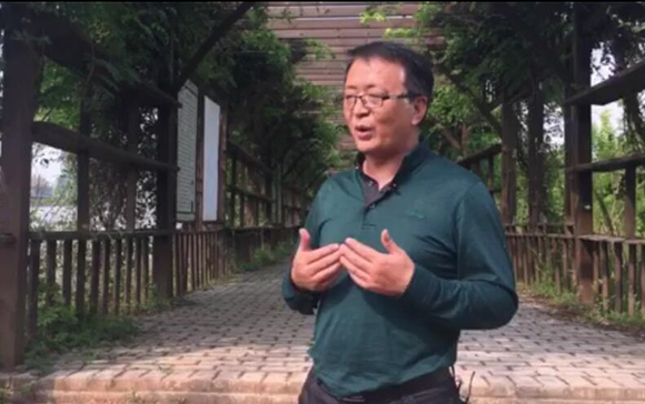 重慶科光潼農種苗有限公司經理馬健介紹企業情況