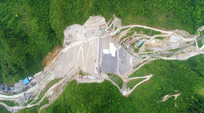 重慶酉陽九龍眼水庫大壩填築實現封頂