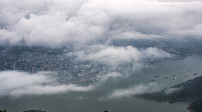 【“飛閱”中國】航拍長江三峽雲霧壯景 再現“巫山雲雨”