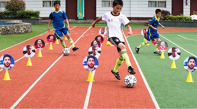 重庆南川：趣味足球迎世界杯足球赛开幕