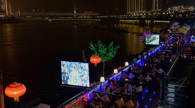 小長假裏看世界杯