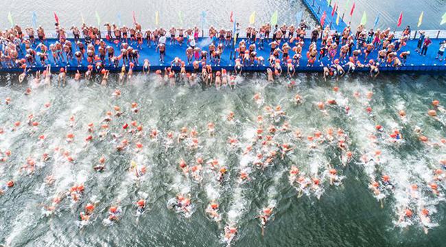 航拍重慶公開水域遊泳賽