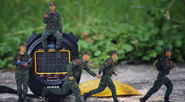 重庆老兵创意退伍照回首军旅青春