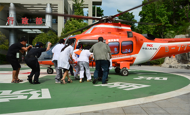 开州区人民医院：空中救援现场