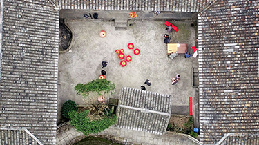 无人机航拍：重庆石泉苗寨迎春忙