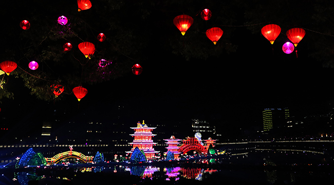 【新春走基層】水上彩燈迎春來