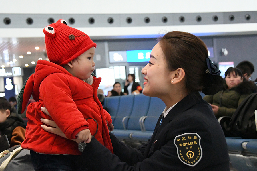 組圖：重慶西站節後日均發送旅客7萬人