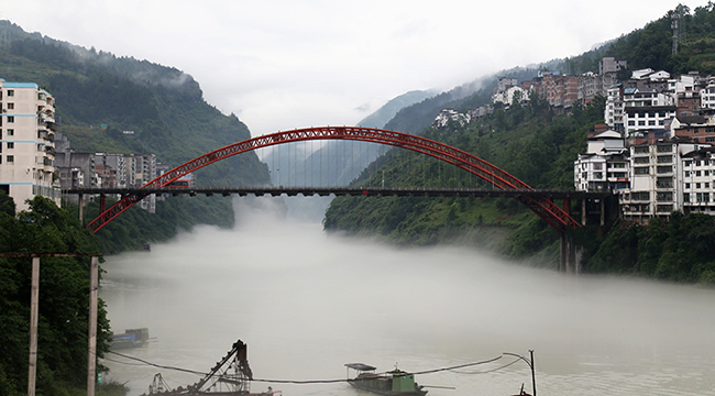 宛若仙境！烏江畫廊現平流霧景觀如瀑布奔流