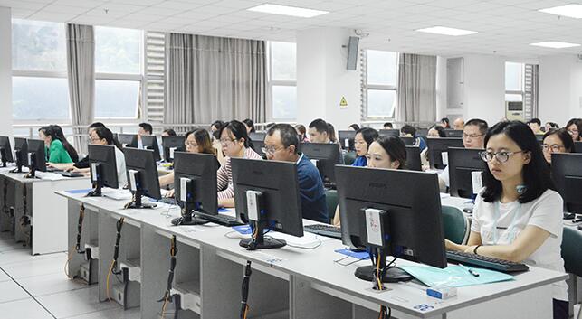 走进2019重庆高考阅卷场 你的考卷这样打分