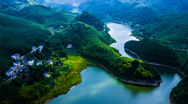 重慶梁平：微風拂過竹風湖 倣若翡翠落人間