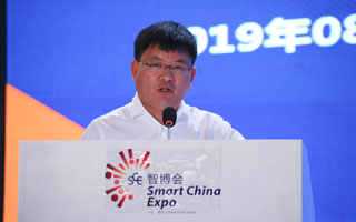 中国信通院工业互联网与物联网研究所所长金键进行演讲