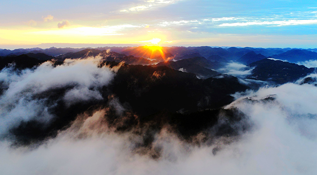 航拍武陵山區深秋清晨 陽光正好