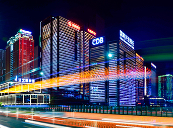 目迷五色江北嘴 流光溢彩不夜城