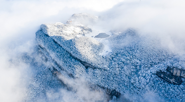 重庆金佛山：一场雪带来一个&ldquo;童话世界&rdquo;