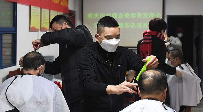 愛心托尼老師解決防疫工作者&ldquo;頭&rdquo;等大事