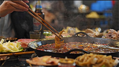 重慶火鍋店陸續恢復堂食