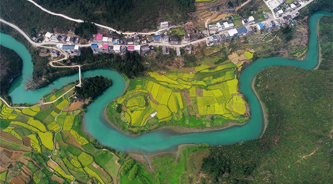 航拍视角：重庆酉阳山乡春景