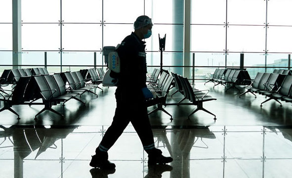 航空樞紐&ldquo;消毒人&rdquo;